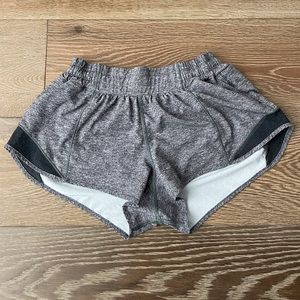 Lululemon 2.5 inseam, size 6 hottie hot shorts!!!